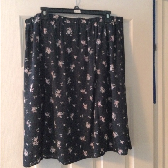 Floral and dot skirt size XL - Picture 4 of 5